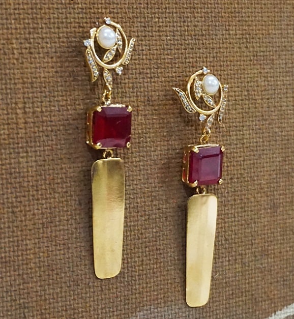 Red Onyx Flora Dangler