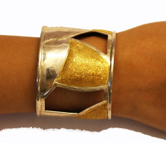 Signature Cut Cuff