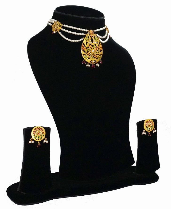 Aari Pear Chokar Set