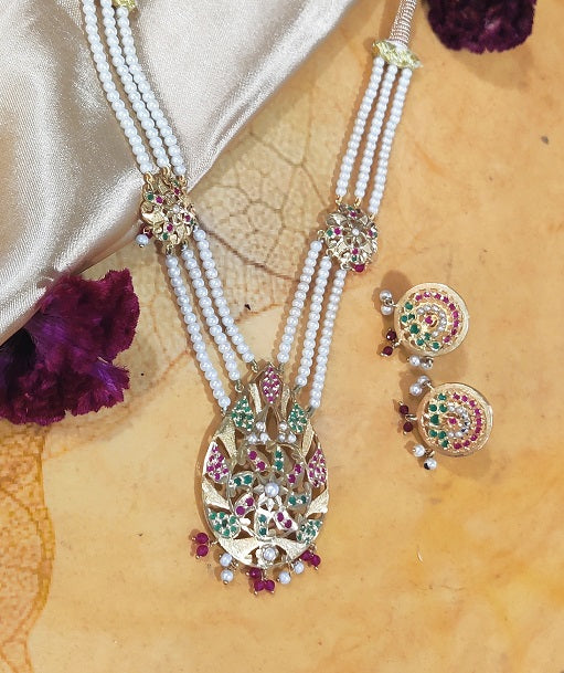 Aari Pear Chokar Set