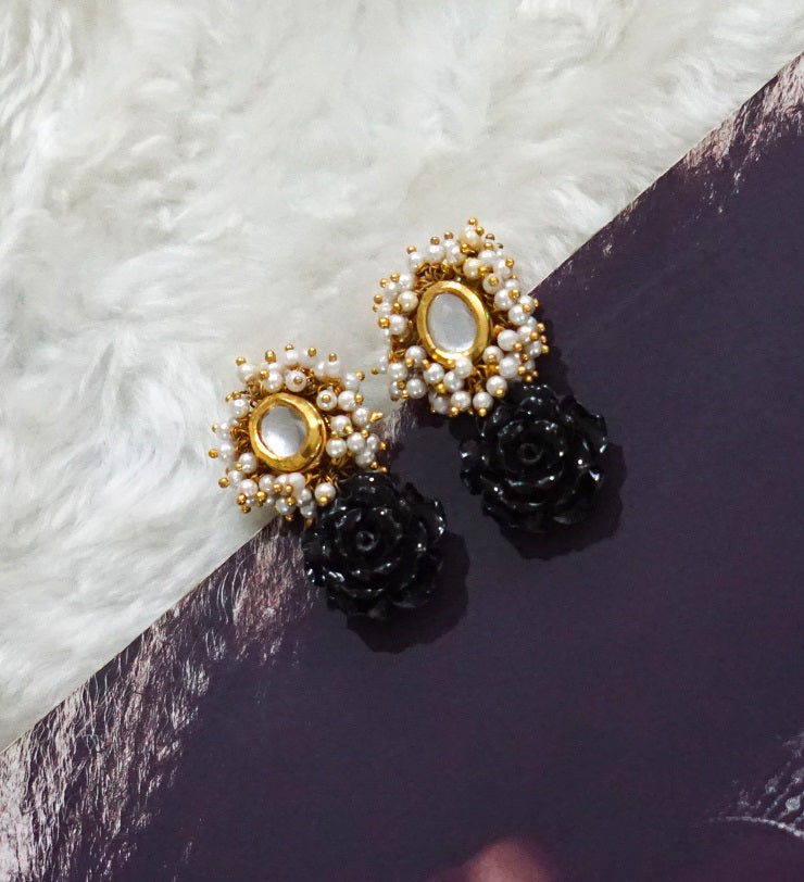 Pearl Heaven Black Flower Dangler