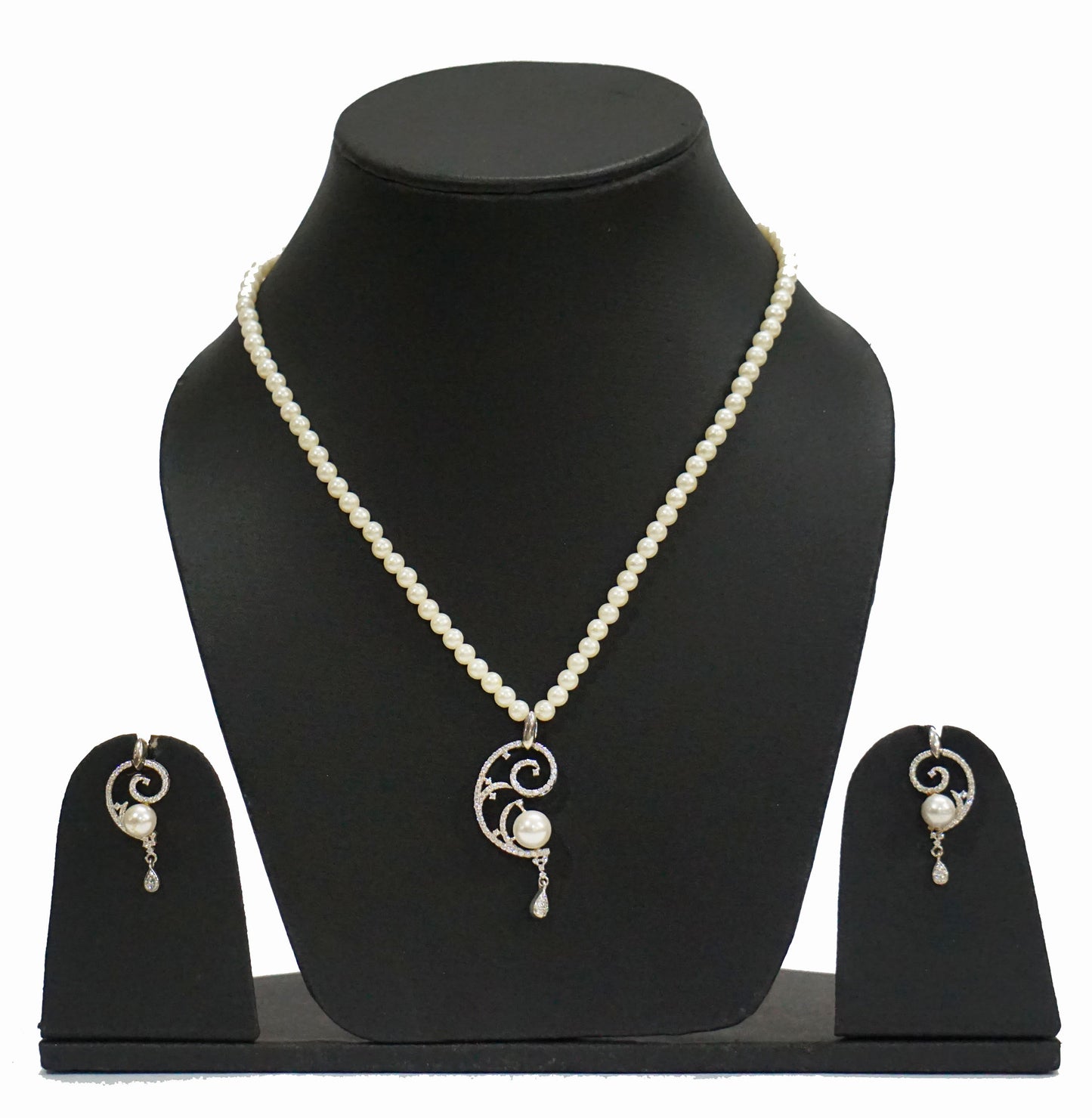 Classic Curves Pendant Set