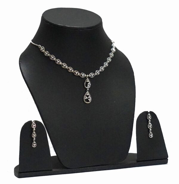 Pear Drop Necklace Set