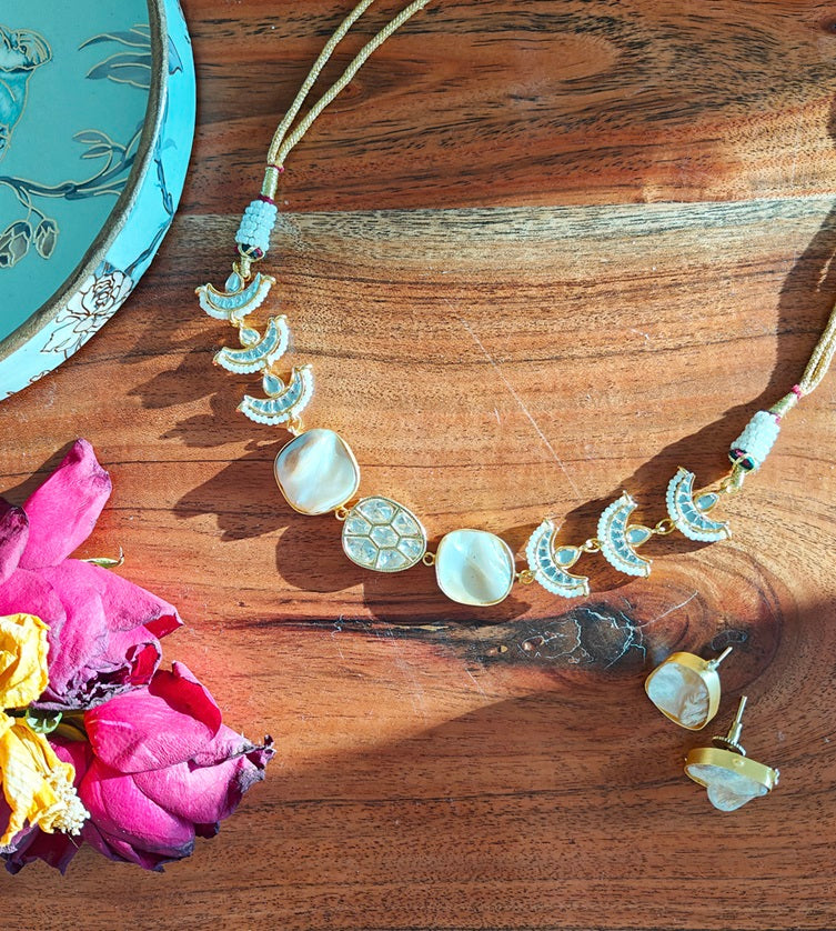 Alankar Druzy Chand Necklace Set