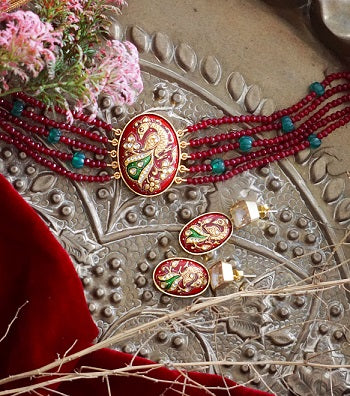 Encircle your Neck with Alluring Chokers and Flaunt your Style Like a Princess