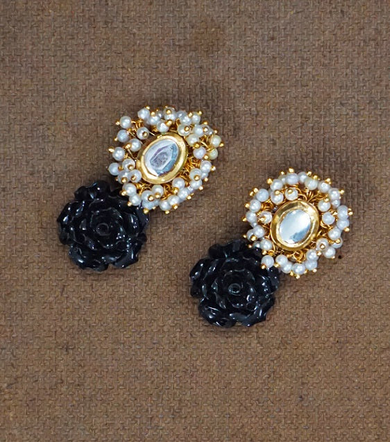 Pearl Heaven Black Flower Dangler