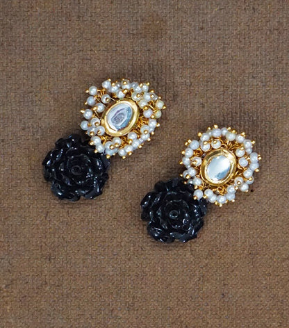 Pearl Heaven Black Flower Dangler