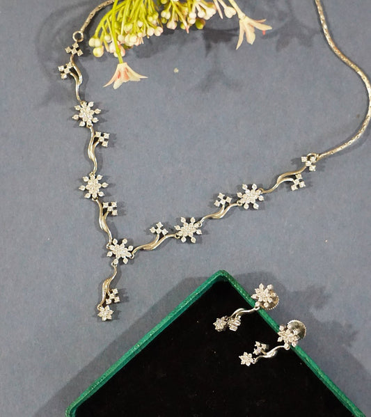 Floral Necklace Set