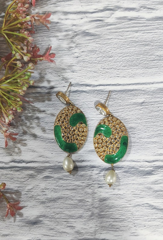 Phalguni Green Dangler