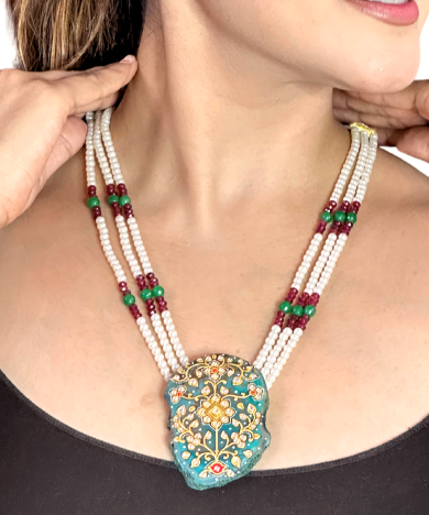 Raabta Chalcedony Necklace