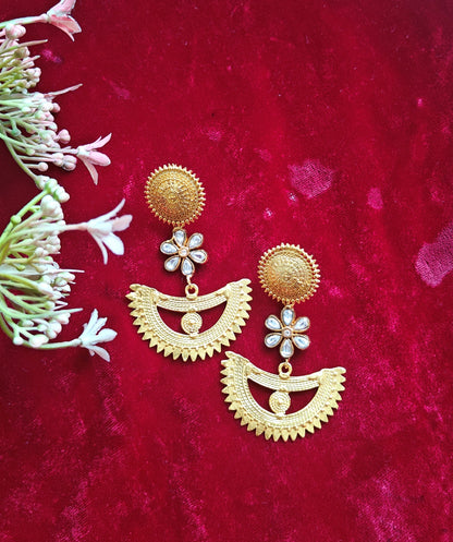Alankar Kundan Fauna Chandbali Earring