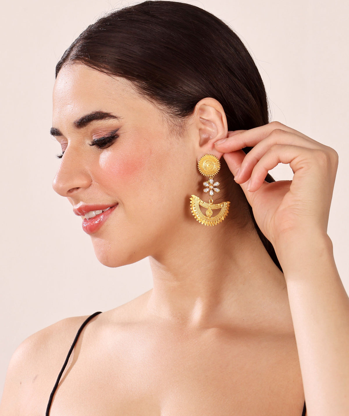 Alankar Kundan Fauna Chandbali Earring