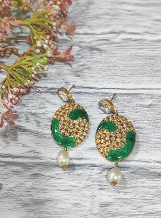 Phalguni Green Dangler