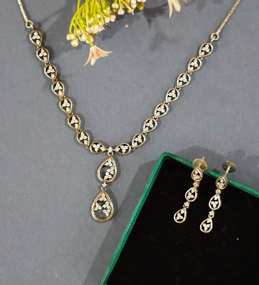 Pear Drop Necklace Set