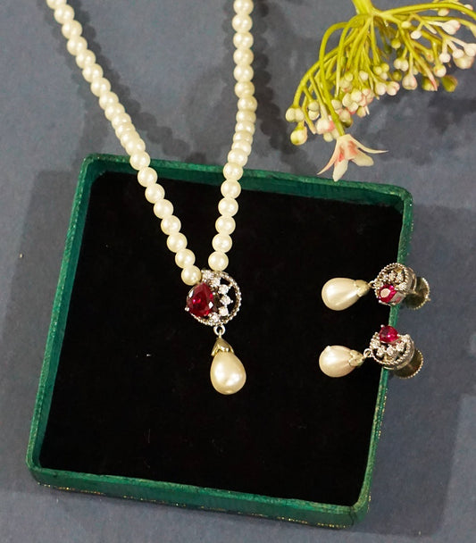 Red Crescent Pendant Set