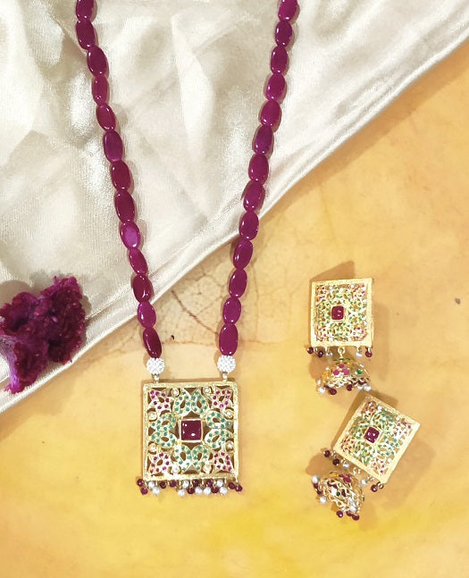 Aari Square Red Set