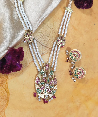 Aari Pear Chokar Set