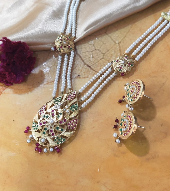 Aari Pear Chokar Set