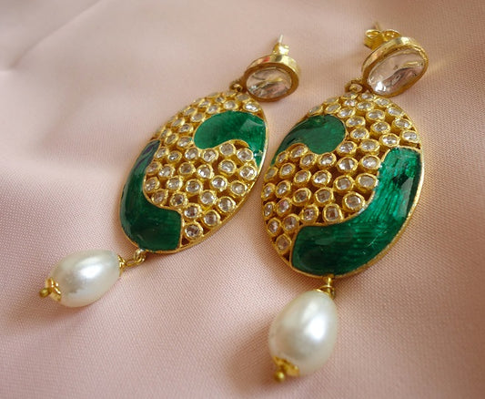 Phalguni Green Dangler