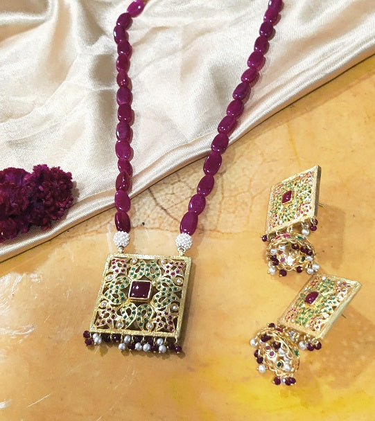 Aari Square Red Set