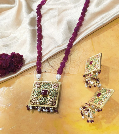 Aari Square Red Set