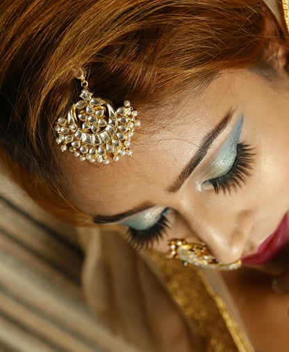 White Bridal Maang Tikka