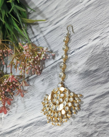 White Bridal Maang Tikka