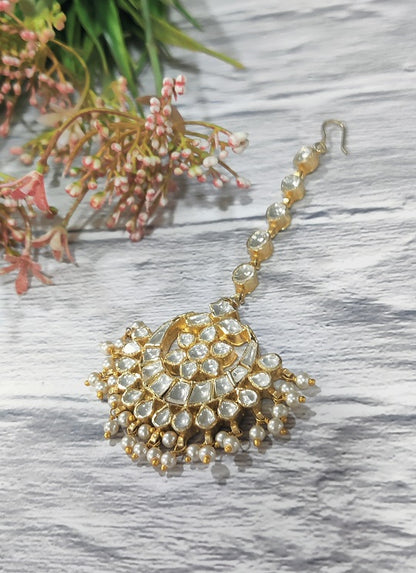 White Bridal Maang Tikka