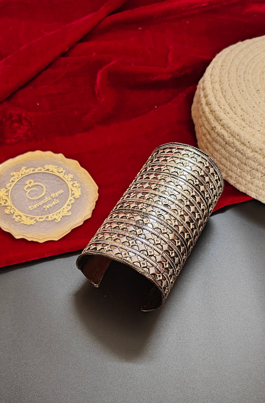 Alankar Chunky Oxidized Cuff