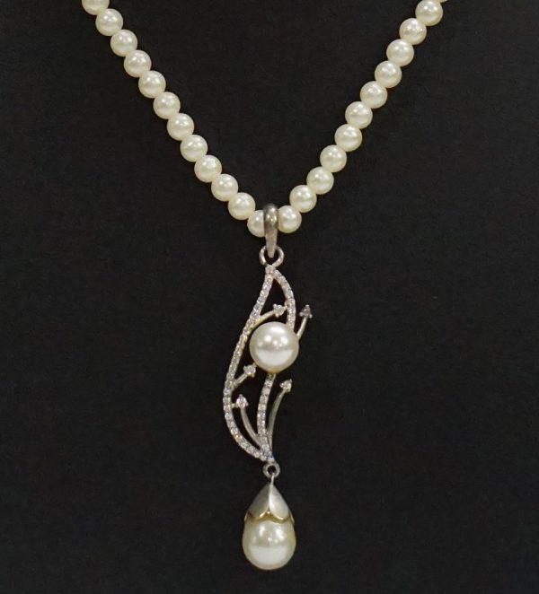 Flowy Stone Pendant Set
