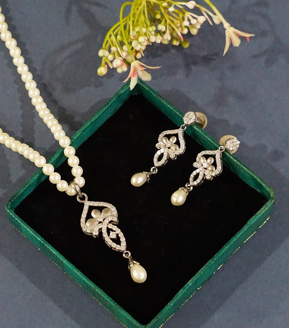Designer Pendant Set