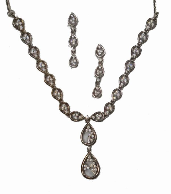 Pear Drop Necklace Set