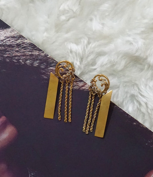 Fauna Chain Metal Dangler