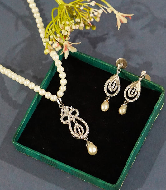Designer Pendant Set