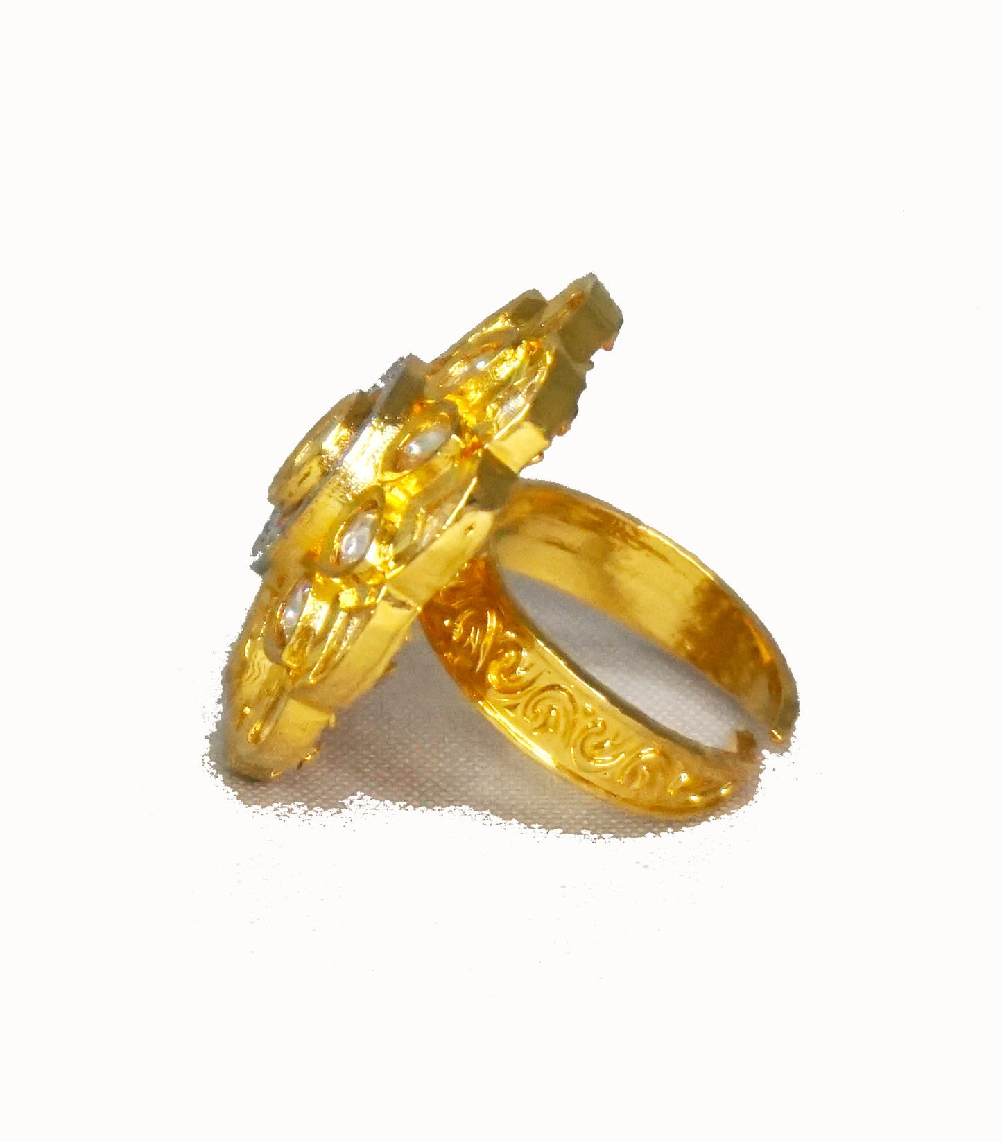 Alankar Round Kundan Ring