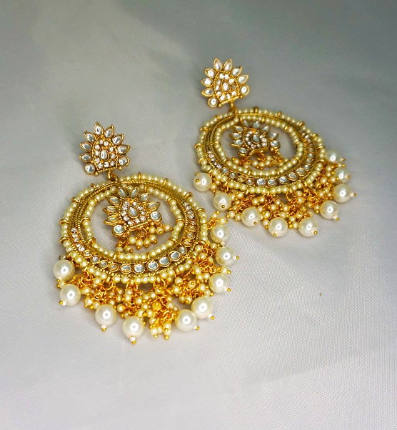 Alankar Pearl Bold Chandbali