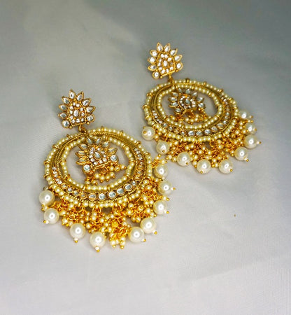 Alankar Pearl Bold Chandbali