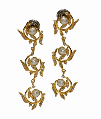 Flora Layer Dangler