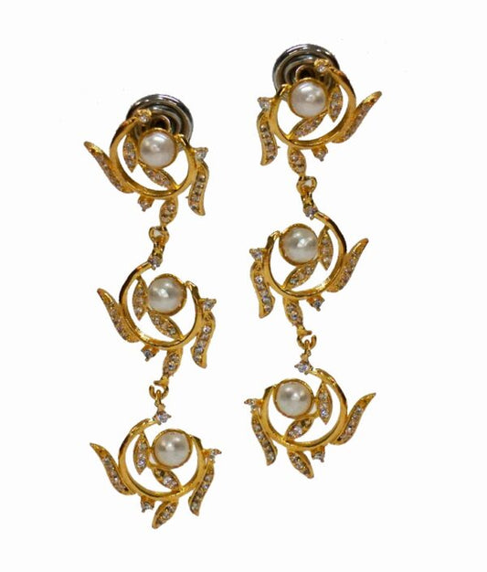 Flora Layer Dangler