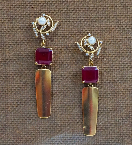 Red Onyx Flora Dangler